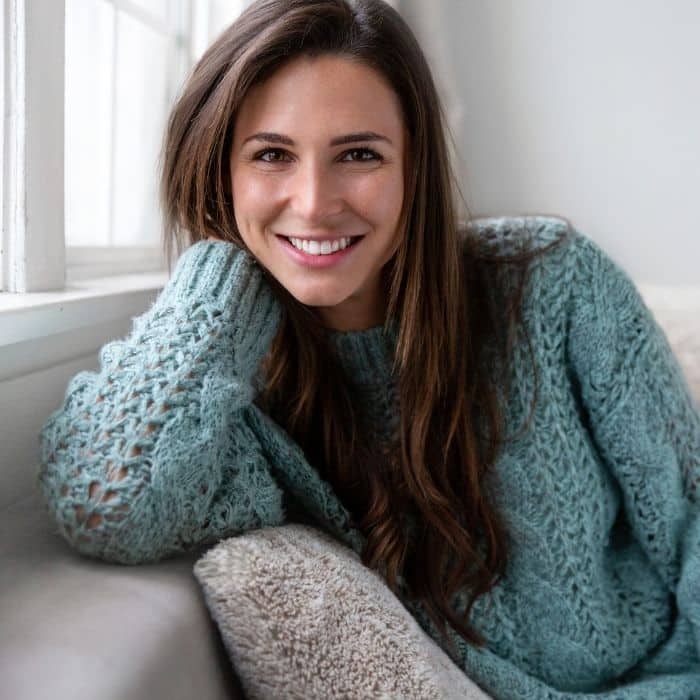Smiling-woman-bright-smile-white-teeth Teeth whitening
